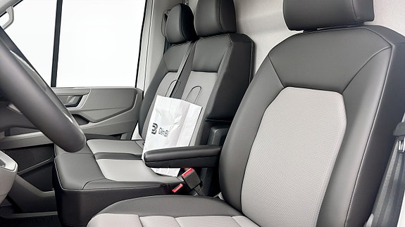 Volkswagen Crafter 8 of 12