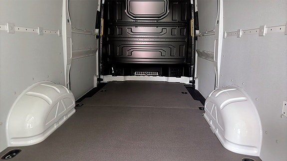 Volkswagen Crafter 12 of 12