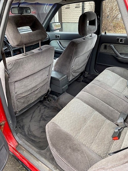 Toyota Camry 3 of 4