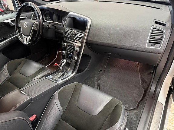 Volvo XC60 17 of 24