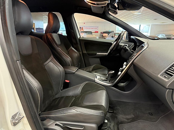 Volvo XC60 18 of 24