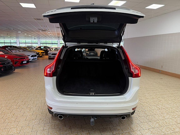 Volvo XC60 11 of 24