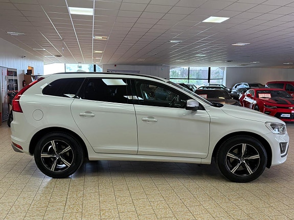Volvo XC60 8 of 24