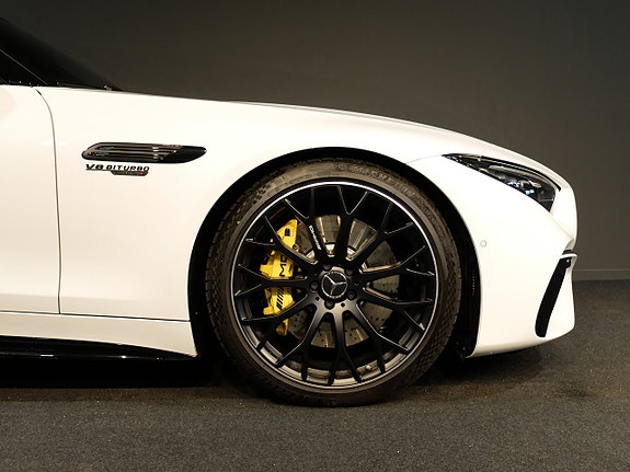 Mercedes-Benz SL63 3 of 5