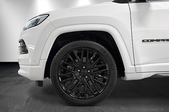 Jeep Compass 12 of 14