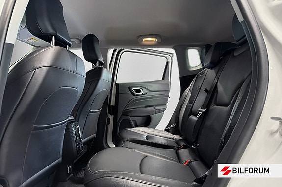 Jeep Compass 9 of 14