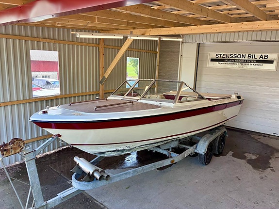 Bayliner Bowrider V8 2 of 5