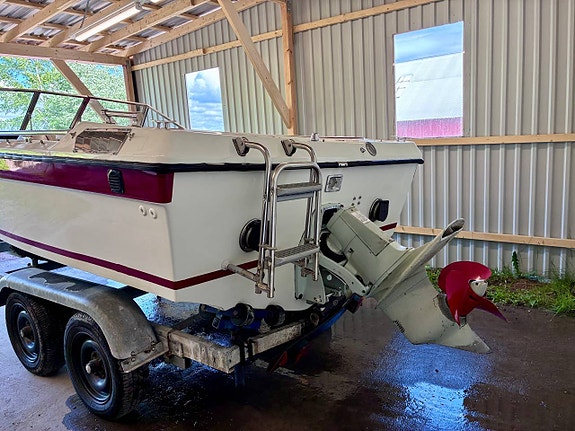 Bayliner Bowrider V8 5 of 5