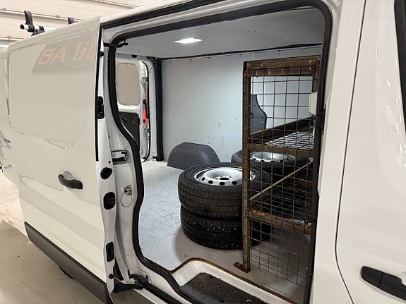 Renault Trafic 12 of 14
