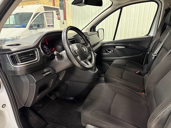 Renault Trafic 9 of 14
