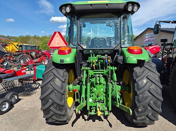 John Deere 5080 M 4 of 10