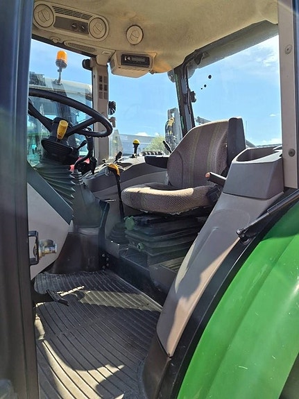 John Deere 5080 M 7 of 10