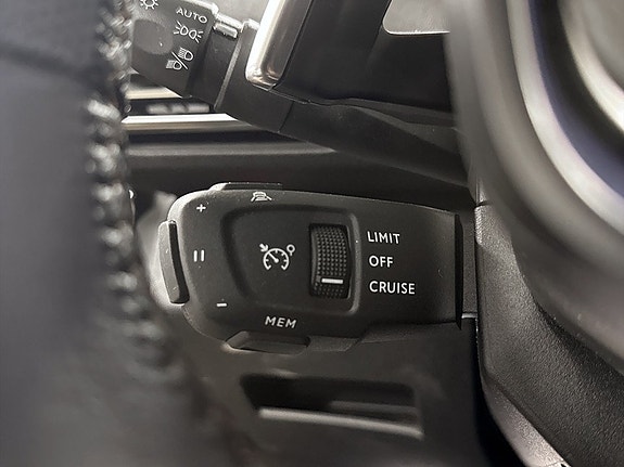 Peugeot 5008 8 of 18