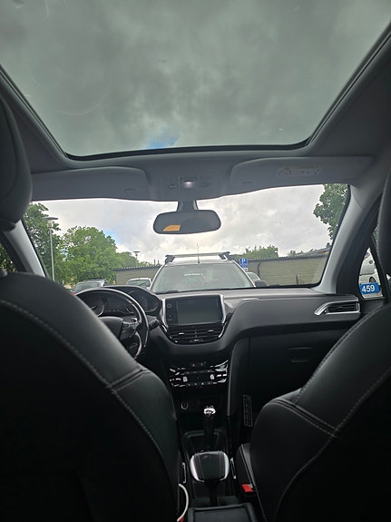 Peugeot 2008 3 of 5