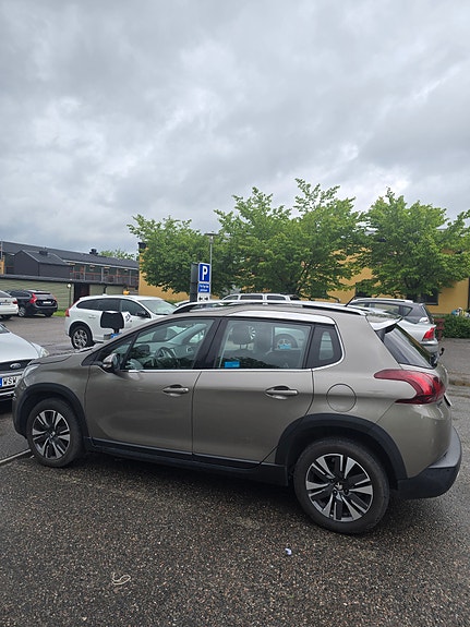 Peugeot 2008 3 of 5
