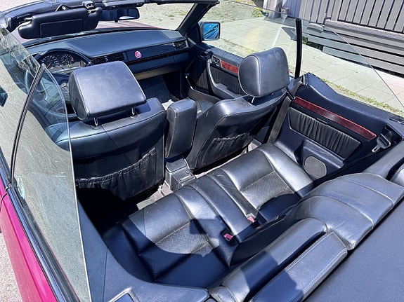 Mercedes-Benz 300 CE-24 20 of 27