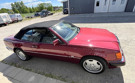 Mercedes-Benz 300 CE-24 5 of 5