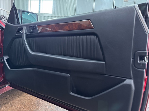 Mercedes-Benz 300 CE-24 22 of 27
