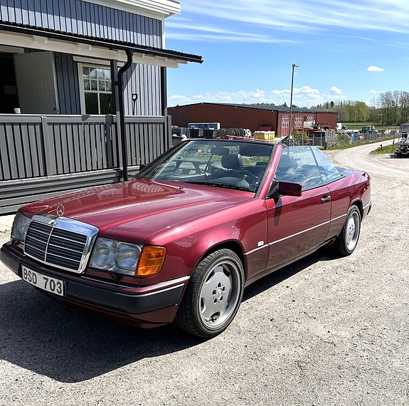 Mercedes-Benz 300 CE-24 3 of 5