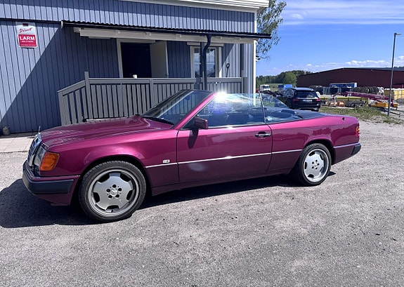 Mercedes-Benz 300 CE-24 2 of 5