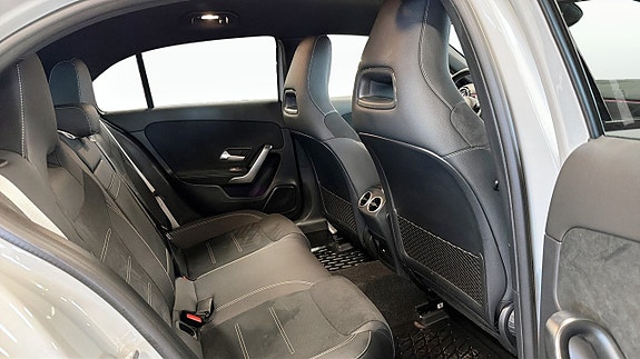 Mercedes-Benz A250 e 5 of 5