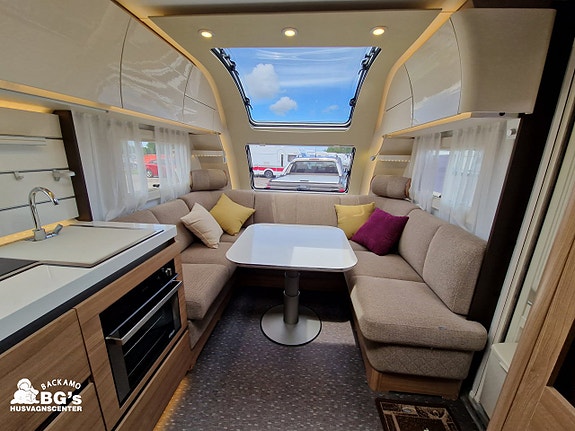 Adria ALPINA 763 UK / AC / Mover 2 of 9