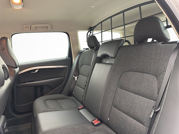 Volvo XC70 18 of 27