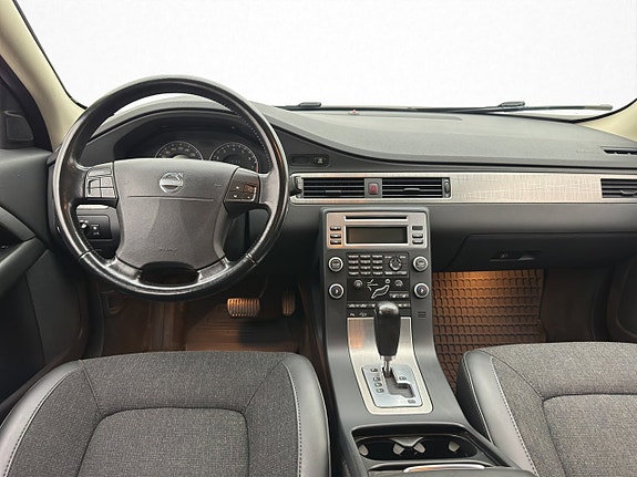 Volvo XC70 13 of 27