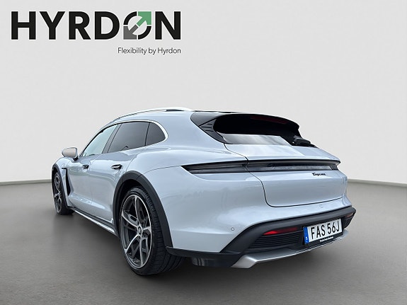 Porsche Taycan 4 of 5