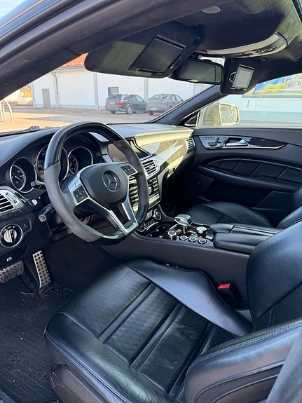 Mercedes-Benz CLS63 4 of 5