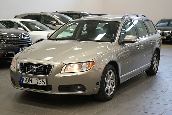 Volvo V70 2 of 18