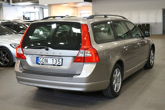 Volvo V70 5 of 18