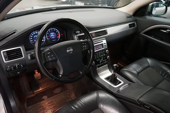 Volvo V70 11 of 18