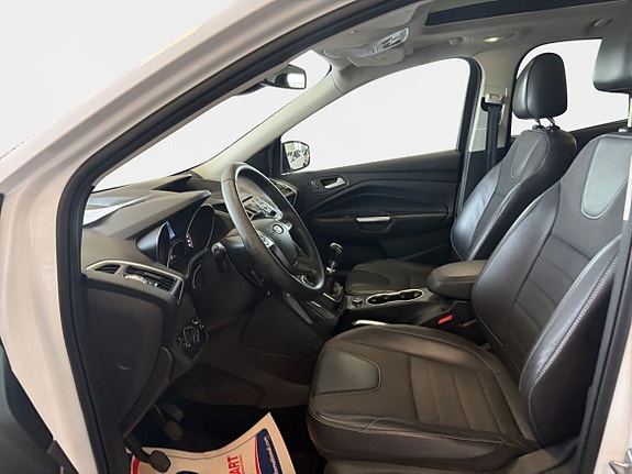 Ford Kuga 9 of 18