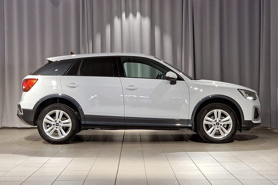 Audi Q2 4 of 5