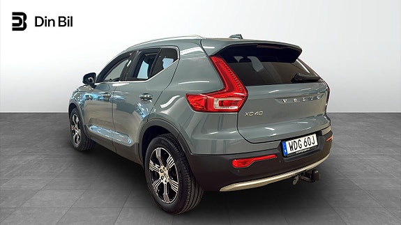 Volvo XC40 3 of 5