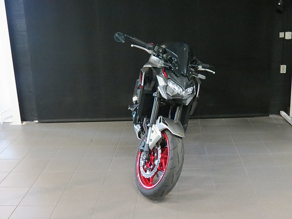 Kawasaki Z 900 PERFORMANCE 3 of 6