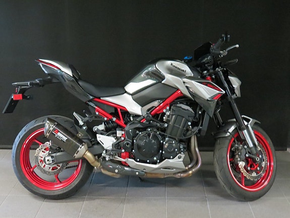 Kawasaki Z 900 PERFORMANCE 4 of 6