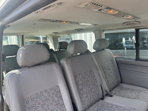 Volkswagen Shuttle 17 of 18