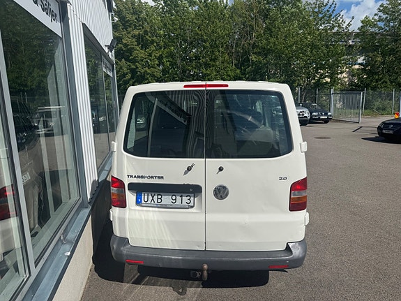 Volkswagen Shuttle 6 of 18