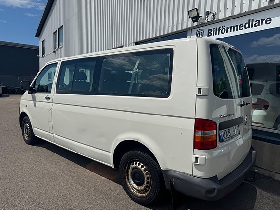 Volkswagen Shuttle 10 of 18