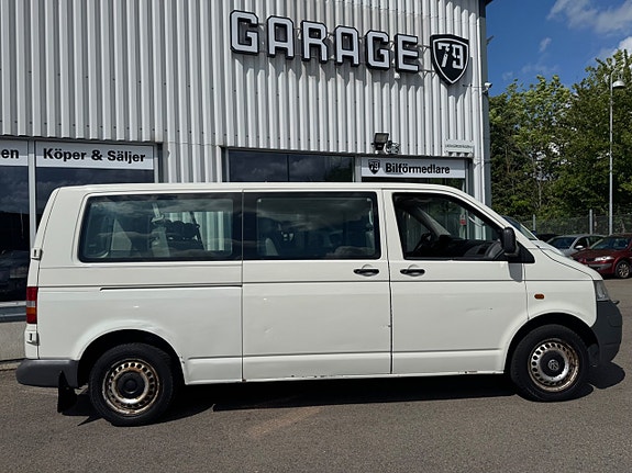 Volkswagen Shuttle 18 of 18