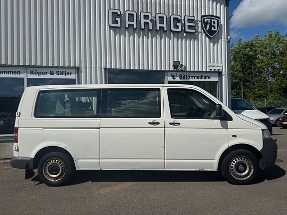Volkswagen Shuttle 4 of 18