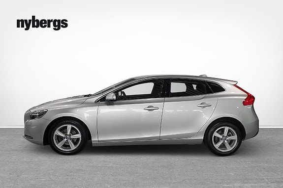 Volvo V40 2 of 5