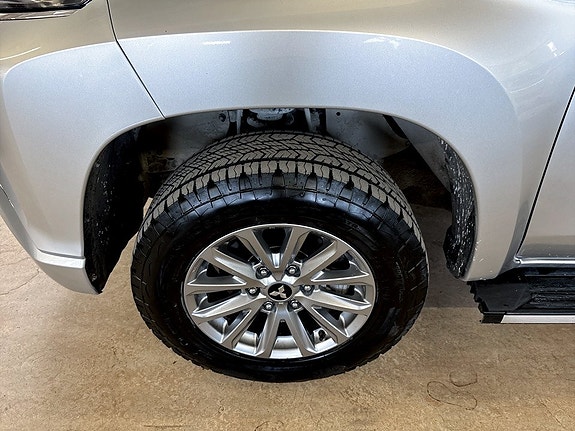 Mitsubishi L200 16 of 17