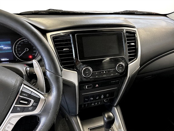 Mitsubishi L200 9 of 17