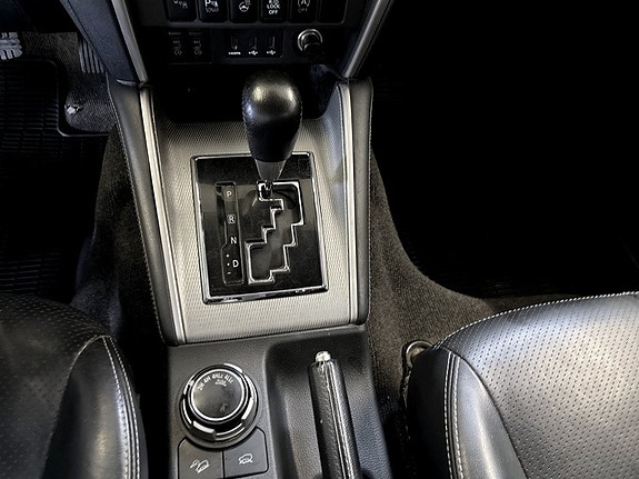 Mitsubishi L200 10 of 17