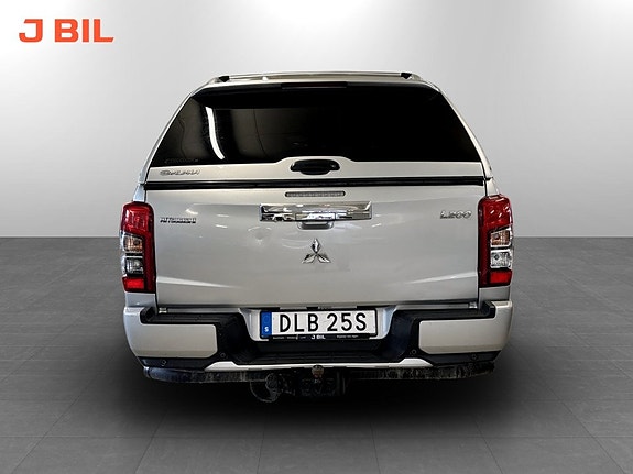 Mitsubishi L200 15 of 17