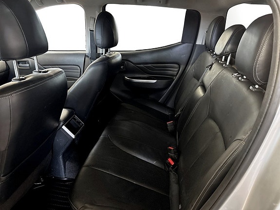 Mitsubishi L200 12 of 17