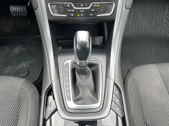 Ford Mondeo 15 of 23
